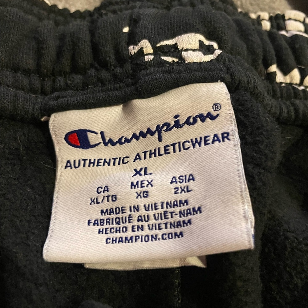 CHAMPIONS AUTHENTIC ATHLETICWEAR XL JOGGERS